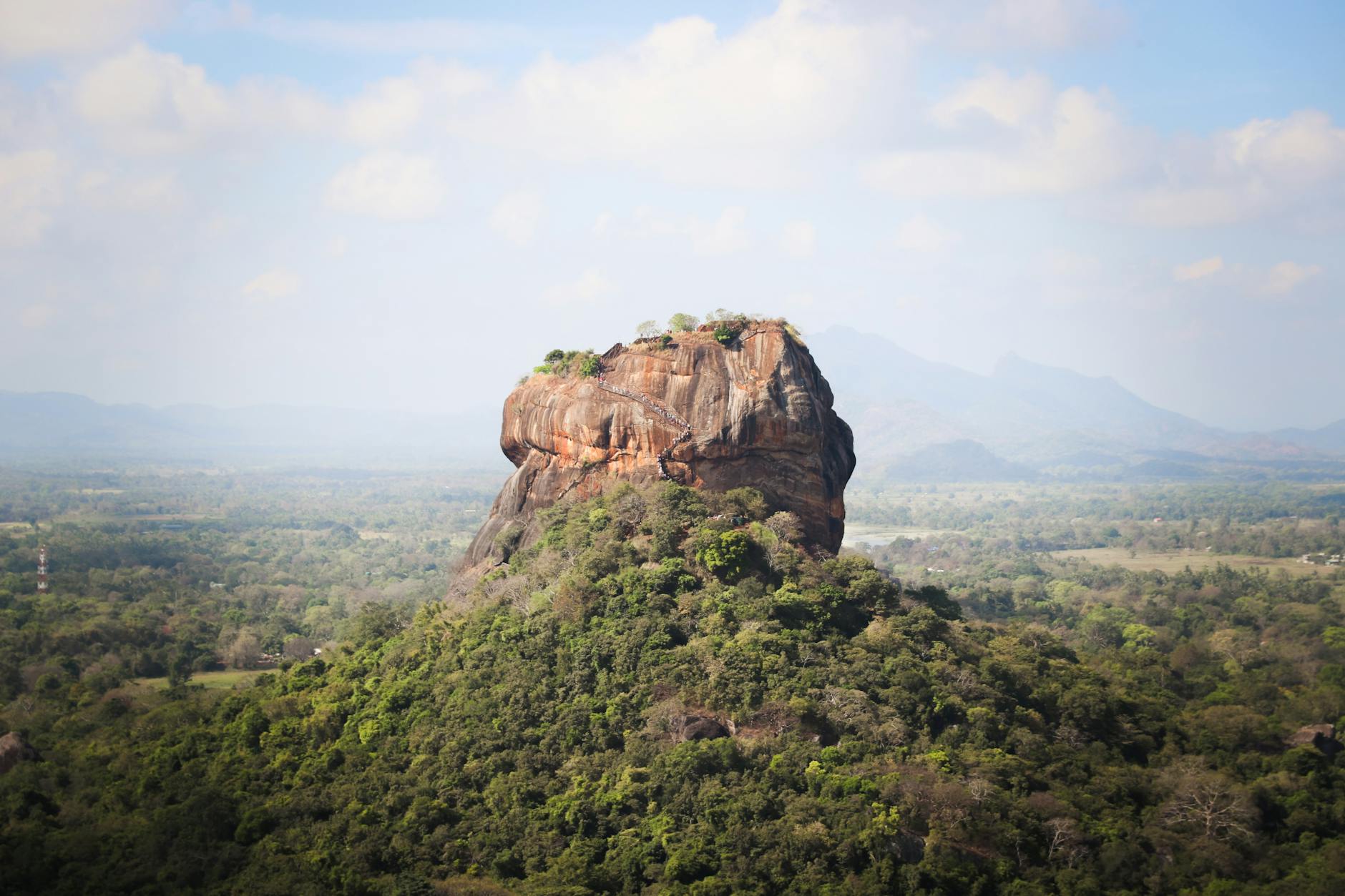 Discovering the Best of Sri Lanka: Where to Stay for a Few Weeks